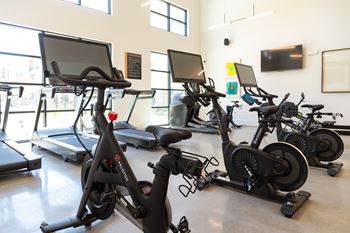 24/7 Fitness Center